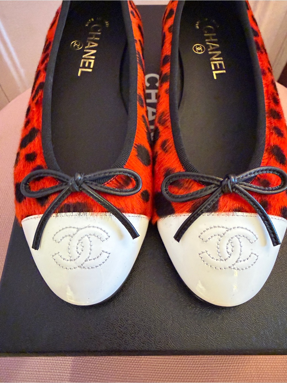 Chanel MÉTIERS D’ART 26 Red Orange Black White Pony Hair Animal Print Flats 37.5 - Picture 5 of 16